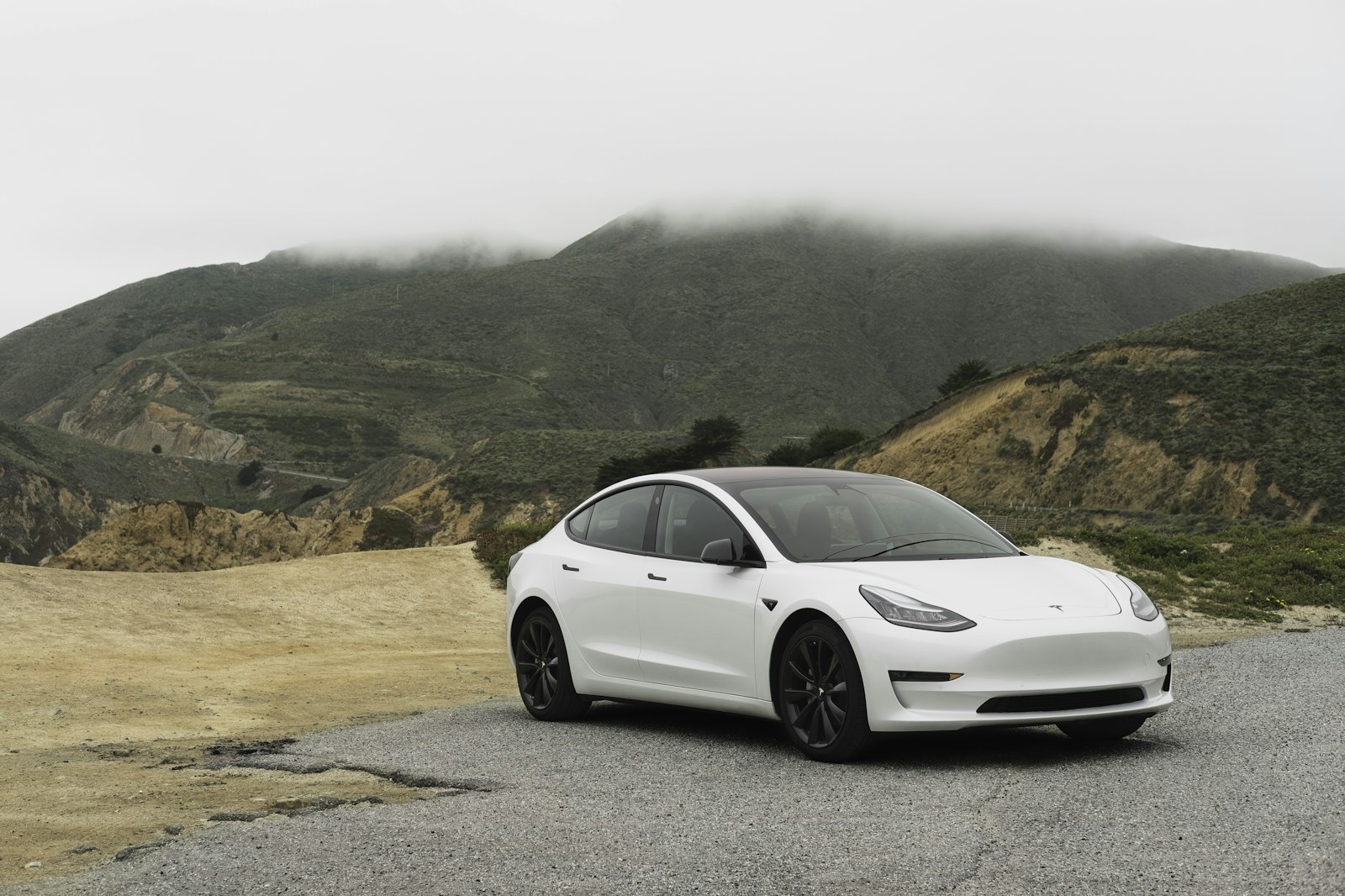 Tesla Model 3 Performance 2022 z Big Sur Kalifornia